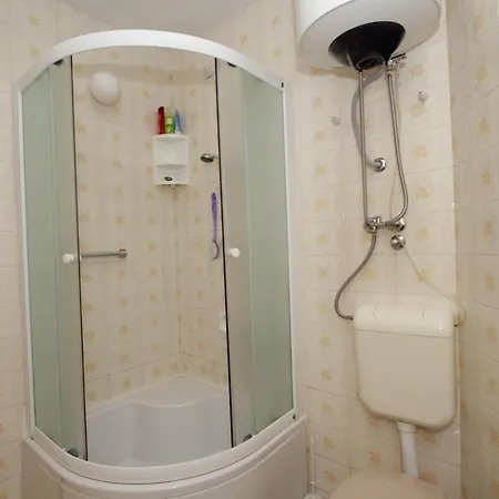 Apartman Nane - One Bedroom With Terrace And Sea View