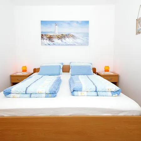 Nane - One Bedroom With Terrace And Sea View *
