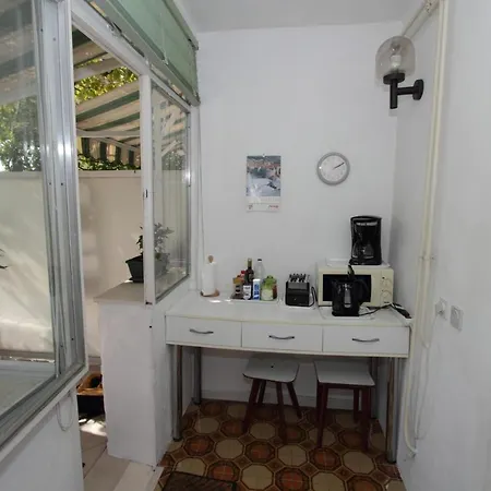 Nane - One Bedroom With Terrace And Sea View *